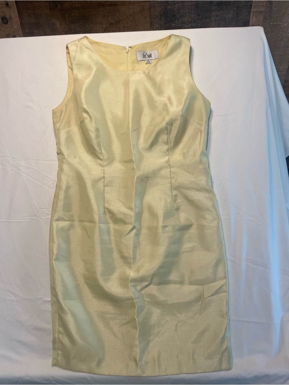 Le Suit Pale Yellow Sleeveless Sheath Dress